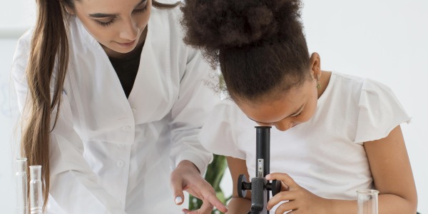 Del laboratorio al impacto social: La revolución del liderazgo femenino en la ciencia chilena